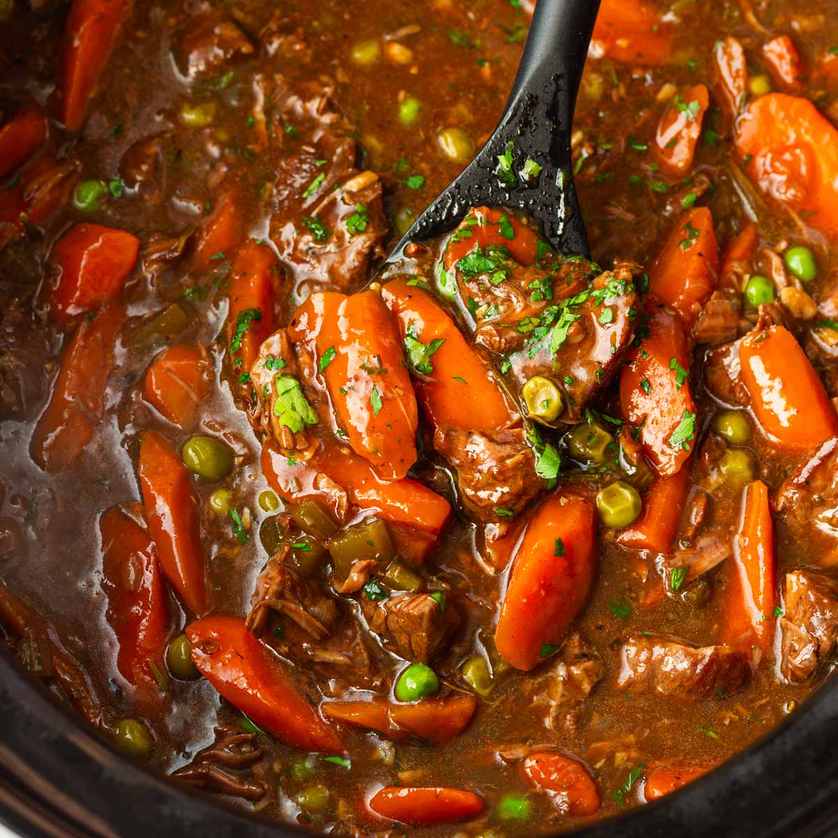 Slow Cooker Beef Stew: Easy Red Wine Comfort Meal